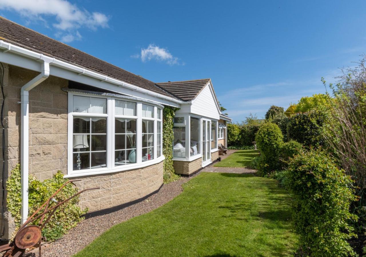 Dukesfield Cottage Bamburgh Exterior photo